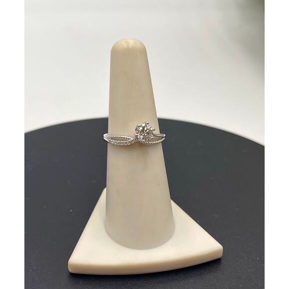 S925 Moissanite .05 ct Sterling Silver Round cut Adjustable Engagement Ring 7 - Picture 3 of 6